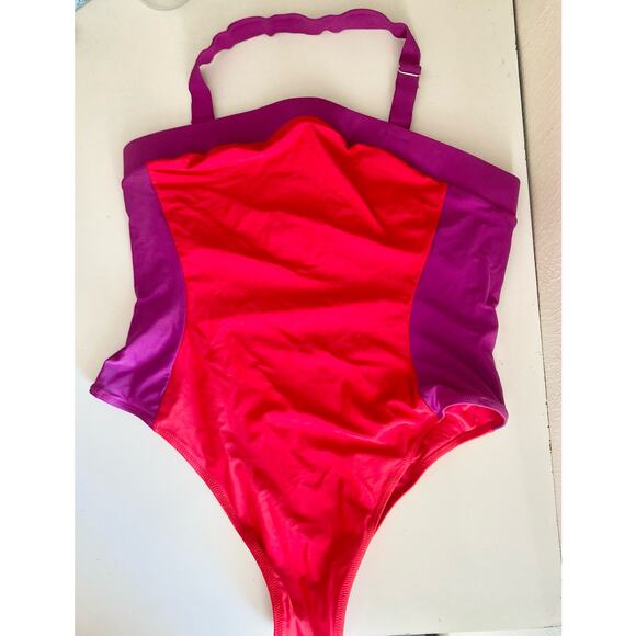 Forever 21 Plus Size Women's Swimsuit Bathing Suit Size 2X Red Purple NWOT - Picture 2 of 6